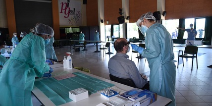 Covid, il bollettino odierno: 808 nuovi casi e 12 vittime