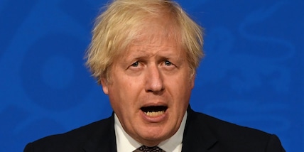 Inghilterra, Boris Johnson ferma le restrizioni: via mascherina e distanziamento