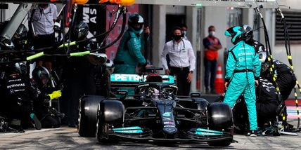 F1, Shovlin: "Hamilton perdeva troppo a causa dell'auto danneggiata"