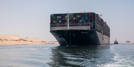 L'Ever Given lascia il Canale di Suez: era sotto sequestro