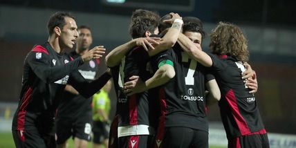 Vis Pesaro, Farroni in prestito e Marcandella a titolo definitivo