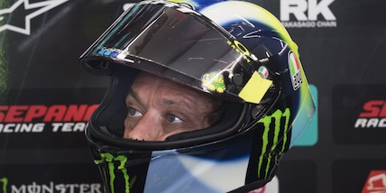 MotoGp, Salucci: "Speriamo che Rossi corra con il VR46, ma deve sentirselo"