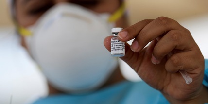 Vaccini Covid, Pfizer chiede autorizzazione per la terza dose