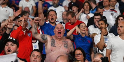 Inghilterra, sanzione irrisoria della Uefa per laser, fuochi e insulti
