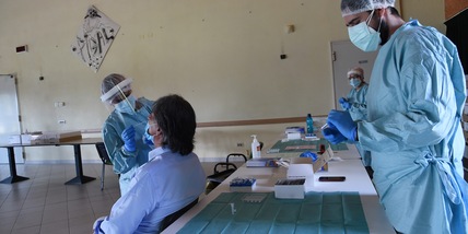 Covid, il bollettino odierno: 888 nuovi casi e 13 vittime