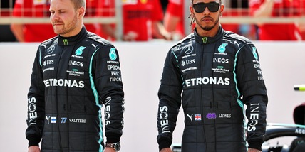 F1, Hamilton: "Bottas ha bisogno di concentrarsi, lasciatelo in pace"