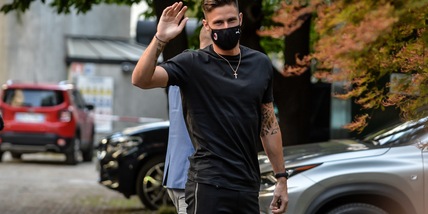 Giroud sposa il Milan: visite finite e firma sul contratto FOTO VIDEO