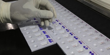 Covid, la variante Delta: sintomi, chi contagia e vaccini