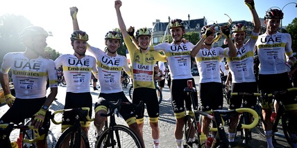 Tour de France, Pogacar ancora in trionfo a Parigi