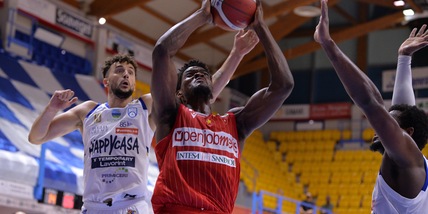 Varese, ufficiale il rinnovo di Egbunu: "Sono davvero felice"