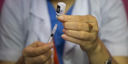 Covid, Vaccino Pfizer: due mesi è lo spazio ottimale tra due dosi