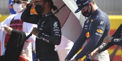 F1, Red Bull presenta reclamo contro la penalità a Hamilton: "È insufficiente"