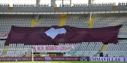 Il Torino festeggia in volata lo scudetto ai danni della Juventus