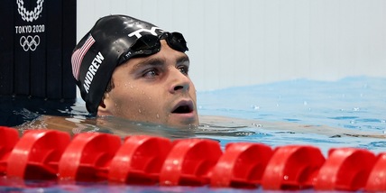 Tokyo 2020, il caso del no vax Andrew: nuotatore senza mascherina