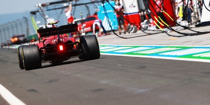 Ferrari, cambiata la power unit di Sainz: parametri insoddisfacenti