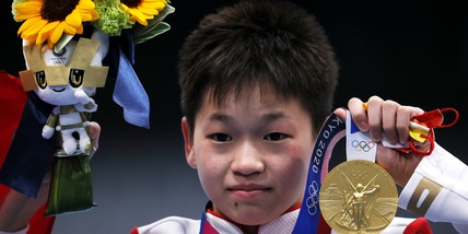 Tuffi, medaglia d'oro a 14 anni per curare la madre malata