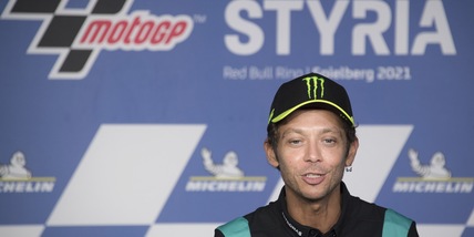 MotoGp, bookmaker sicuri: "Valentino Rossi verso il matimonio con Francesca Novello"