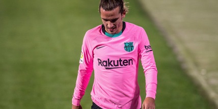 Barcellona, i tifosi se la prendono con Griezmann per l'addio di Messi