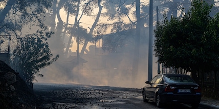 La Grecia è in fiamme: Evia nella morsa del fuoco