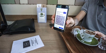 Covid, Green Pass al via in Francia: "Aumenteremo i vaccini"