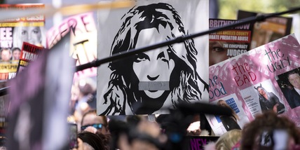 Britney Spears resta sotto la tutela del padre: fan su tutte le furie