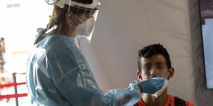 Covid, ecco i primi vaccini con spray nasale