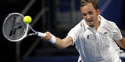 Medvedev ai quarti al Master 1000 Toronto: Duckworth ko