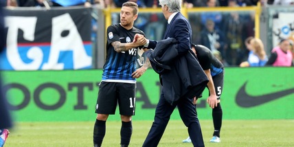 Papu Gomez: "Aggredito da Gasperini". Il tecnico: "È il contrario"