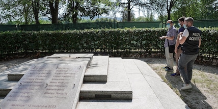 Torino, distrutto il Monumento ai Caduti di Nassirya