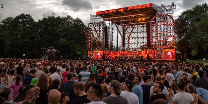 L'uragano Henri spaventa Central Park: interrotto maxi concerto