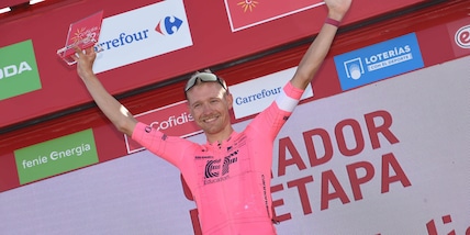 Vuelta, Cort Nielsen si impone allo sprint. Eiking in maglia rossa