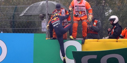 F1 Gp Belgio: Sergio Perez va a muro prima della gara, non parte