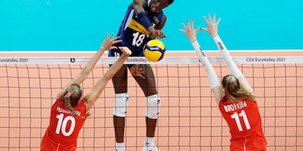 Europei: l'Italia in semifinale, travolta la Russia