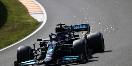 F1, Gp Olanda: incidente per Vettel, si gira poco nelle libere 1. Hamilton il più veloce