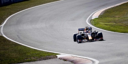 F1: pole di Verstappen in Olanda, Leclerc quinto davanti a Sainz