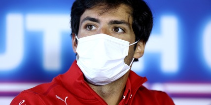 F1, Sainz: "Lavoro incredibile dei meccanici Ferrari"