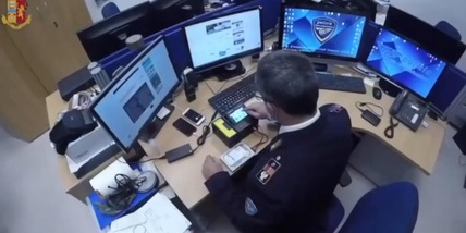 Covid, blitz della polizia contro i No Vax: perquisizioni in corso