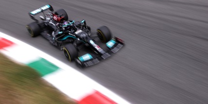 F1: Hamilton comanda le libere 1 a Monza, Sainz 7°. Leclerc 11°