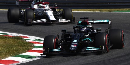 F1, Gp Italia: Hamilton davanti a tutti nelle libere 2, incidente per Sainz