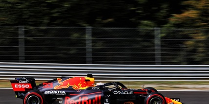 F1, Gp Italia: pole di Verstappen, Bottas vince la sprint ma è penalizzato in griglia