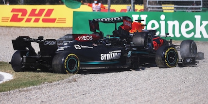 F1: incidente Hamilton-Verstappen a Monza, si ritirano entrambi