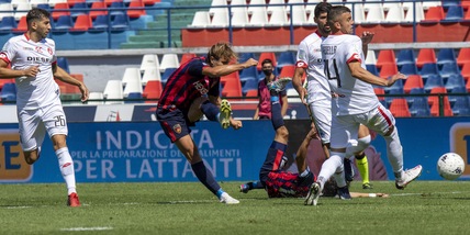 Di Carlo resta al palo: Cosenza-Vicenza 2-1
