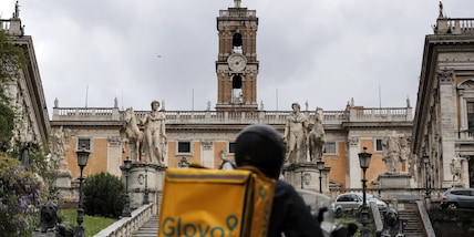 Lite tra rider sfocia in accoltellamento: un arresto a Napoli