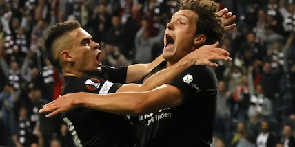 Lammers segna ma l'Eintracht pareggia. Vince il Lione di Paquetà