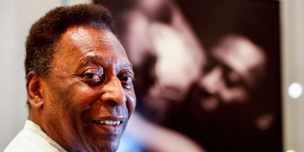 Pelé e il nuovo ricovero: "Sto bene, continuo a sorridere"