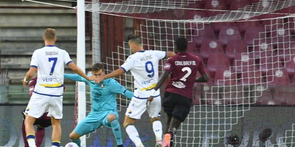 Verona sciupone: Kalinic show, poi la Salernitana rimonta