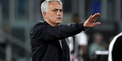 Roma, Mourinho: "In Europa ci sono proprietà pazze. Pellegrini? Espulsione ingiusta"
