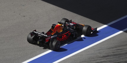 F1: quarto motore per Verstappen a Sochi, partenza dal fondo con Leclerc