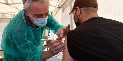 Covid in Italia, importante calo di casi nella fascia 12-19 anni