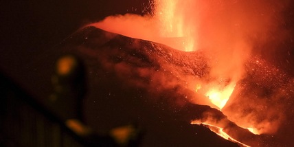 Canarie: altri 3.500 costretti in casa dopo l'eruzione